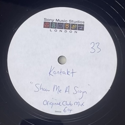 Kontakt show a sign - me,
